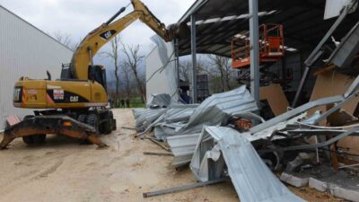 Nilüfer Belediyesi, kaçak yapılaşmayla mücadelesini kararlılıkla sürdürüyor. Belediye ekipleri son