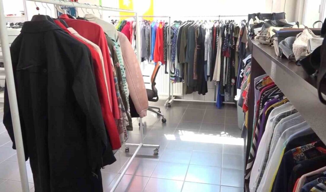 Nilüfer Belediyesi’nin hayata geçirdiği “Giymiyorsan Giydir” uygulamasıyla, vatandaşların bağışladığı ikinci