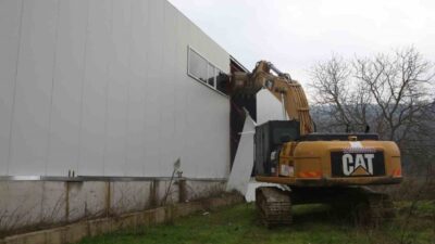 Nilüfer Belediyesi yıkım ekipleri, Tahtalı ve Yaylacık Mahallesi’nde toplam bin