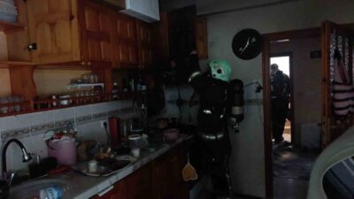 Antalya’nın Manavgat ilçesinde içerisinde yağ bulunan fritözden çıkan yangın Antalya