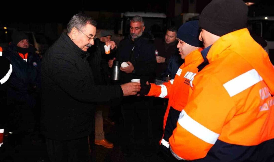 Gölbaşı Belediye Başkanı Yakup Odabaşı, kar yağışının ardından gece gündüz