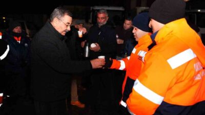 Gölbaşı Belediye Başkanı Yakup Odabaşı, kar yağışının ardından gece gündüz