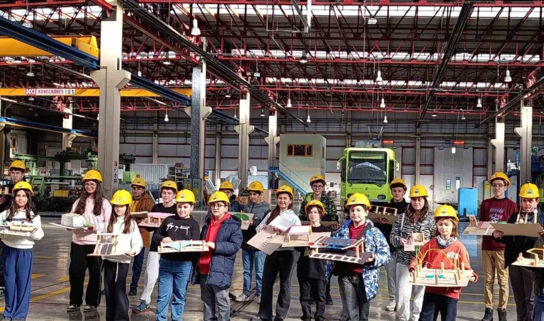 Bursa Büyükşehir Belediyesi’nin ‘Yarıyıl Şenliği’ etkinliklerine katılan öğrenciler, BURULAŞ tesislerine