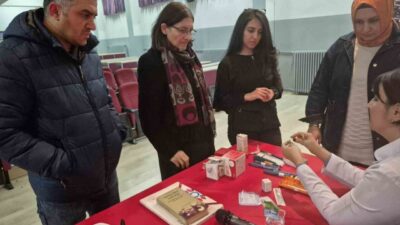 Kayseri’de eğitim hayatını sürdüren diyabetli öğrenciler için öğretmenlere uygulamalı insülin