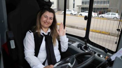 Kocaeli’de toplu taşımada direksiyon başına geçen kadın sürücüler, kentin ulaşımına