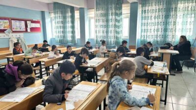 Diyarbakır Valiliği ile İl Milli Eğitim Müdürlüğünün ortaklaşa yürüttüğü “Oku