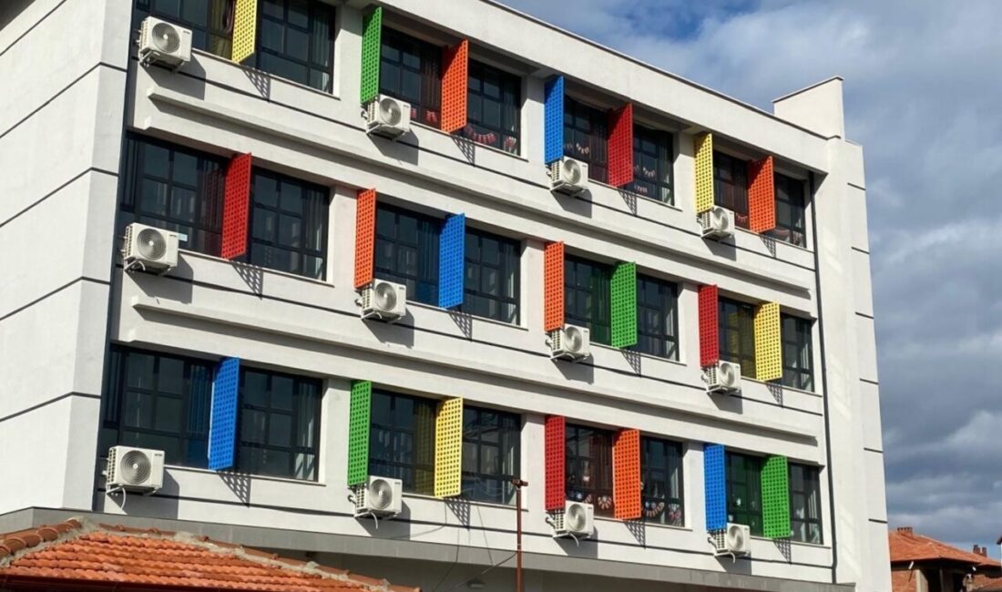 Manisa’nın Sarıgöl ilçesinde bulunan Dört Eylül İlkokulu’na, okul aile birliği