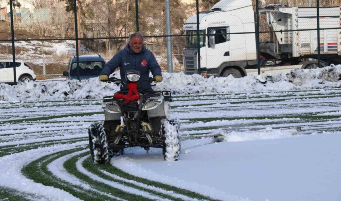 Erzurum’un Oltu ilçesinde bulunan Oltu Stadyumu, 40 yıldır sahaların bakım