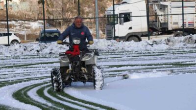 Erzurum’un Oltu ilçesinde bulunan Oltu Stadyumu, 40 yıldır sahaların bakım