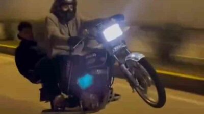 Hatay’da motosikletle akrobatik hareketler yaparak canlarını hiçe sayan ve o