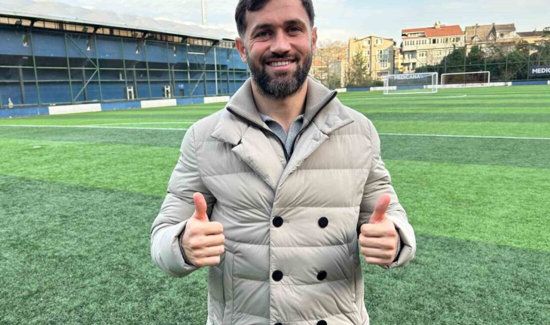 Sarıyer’in tecrübeli futbolcusu Ömer Bayram, çocukluk arkadaşı olan Liverpool’un Hollandalı