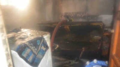 Ordu’nun Ünye ilçesinde bir apartmanın zemin katında çıkan yangın, itfaiye