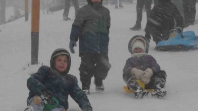 Ordu Valiliği, yoğun kar yağışı nedeniyle 16 ilçenin tamamında, 2