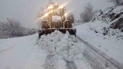 Ordu’da etkili olan kar yağışının ardından Büyükşehir Belediyesi ekipleri, son
