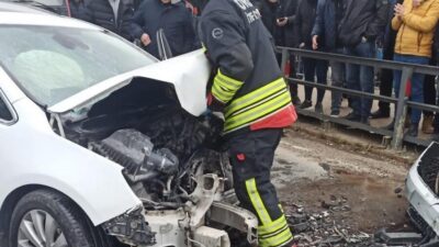 Ordu’nun Perşembe ilçesinde iki otomobilin çarpışması sonucu meydana gelen trafik