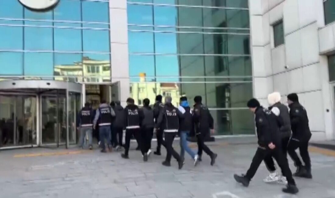 Ordu’da polis ekiplerince uyuşturucu ile mücadele kapsamında sokak satıcılarına yönelik