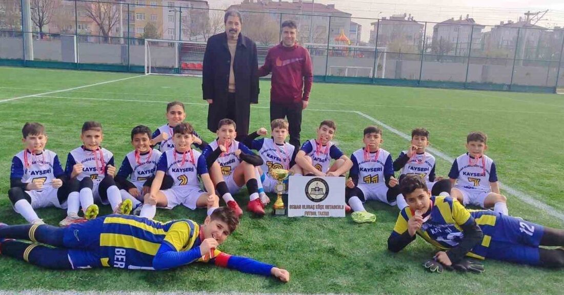 Kayseri Okul Sporları Küçük Erkekler futbol turnuvasında Osman Ulubaş Köşk