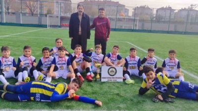 Kayseri Okul Sporları Küçük Erkekler futbol turnuvasında Osman Ulubaş Köşk
