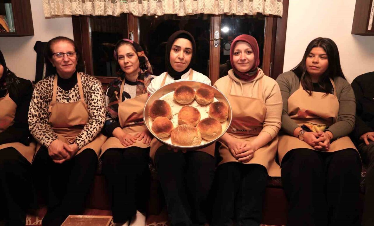 Osmangazi Belediyesi, Miraç Kandiline özel düzenlediği etkinlikte, kadınları Somuncu Baba’nın