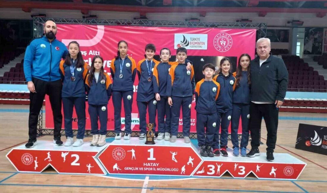 Osmangazi Belediyespor Badminton Takımı sporcuları, 19-23 Ocak tarihlerinde Hatay’da düzenlenen