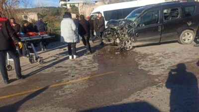 Osmaniye’de işçi servis minibüsü ile hafif ticari aracın çarpıştığı ve