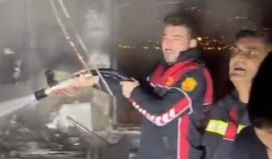 Osmaniye’nin Düziçi ilçesinde tek katlı evde çıkan yangın itfaiye ekiplerinin