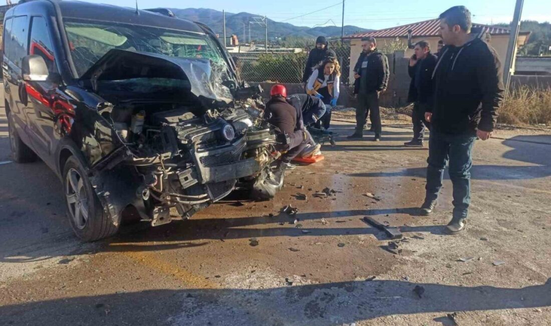 Osmaniye’de işçi taşıyan servis minibüsü ile hafif ticari aracın çarpıştığı