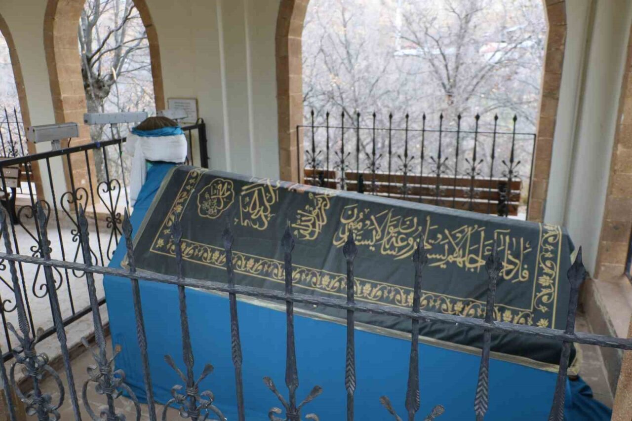 Osmanlı Devleti’nin temellerinin Ankara’da atıldığını ileri süren Prof. Dr. Mehmet