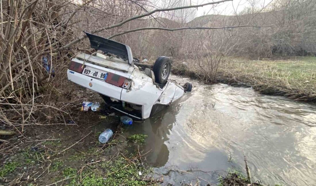 Yozgat’ta kontrolden çıkan otomobilin dere yatağına uçtuğu kazada sürücü yaralandı.
