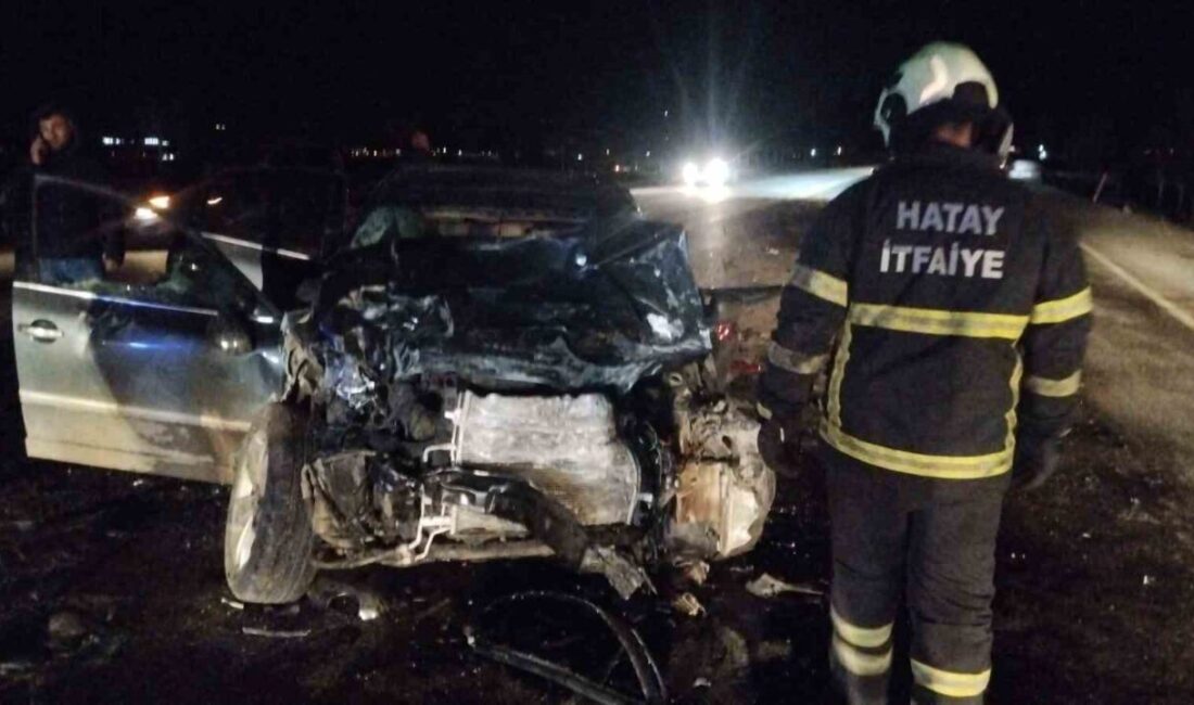 Hatay’da bir otomobil ile minibüsün kafa kafaya çarpıştığı kazada 1