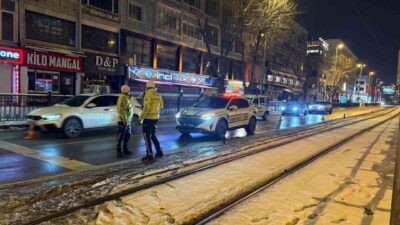 Kayseri’nin Melikgazi ilçesinde otomobilin yayaya çarptığı trafik kazasında, yaya ağır
