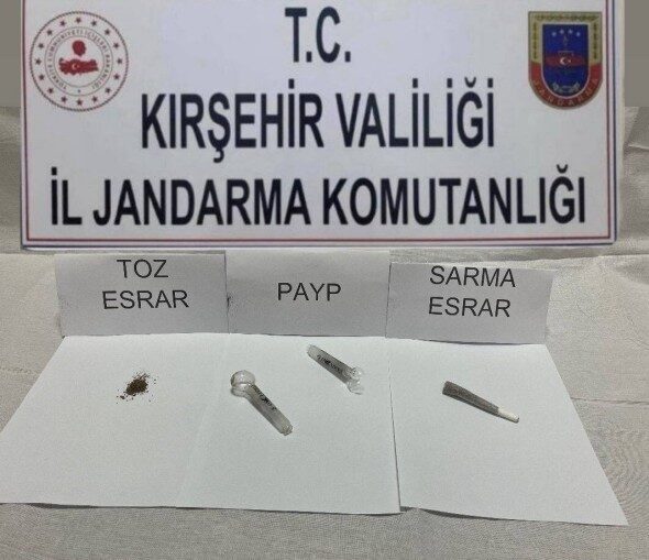 KIRŞEHİR (İHA) – Kırşehir’de jandarma ekipleri tarafından yapılan çalışmalarda otomobil