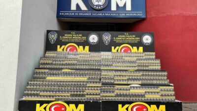 Adana’da polis bir otomobil içerisinden 10 bin paket gümrük kaçağı