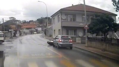 Sakarya’nın Serdivan ilçesinde otomobilin çarpması neticesinde meydana gelen trafik kazasında