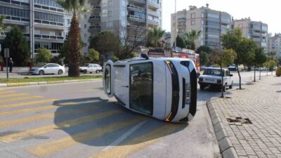 Aydın’ın Efeler ilçesinde kavşakta iki aracın çarpışması sonucu meydana gelen
