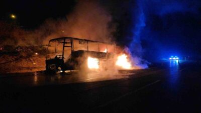 Adana’nın Pozantı ilçesinde içerisinde 39 yolcusu bulunan otobüs alev alev