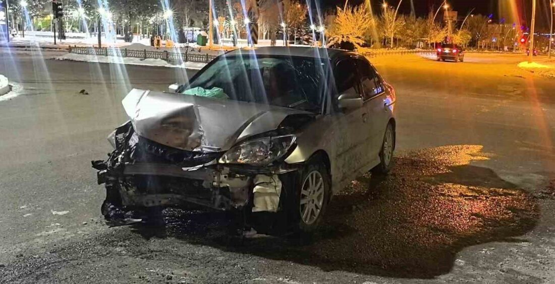 Erzurum’un Palondöken ilçesi Kervansaray Kavşağı’nda meydana gelen trafik kazasında 4