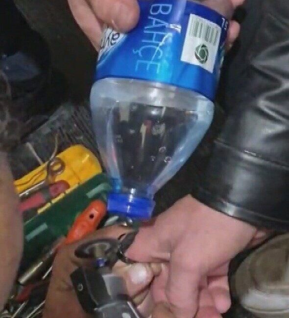 Hatay’ın Kırıkhan ilçesinde vatandaşın parmağına sıkışan yüzük, itfaiye ekiplerinin müdahalesiyle