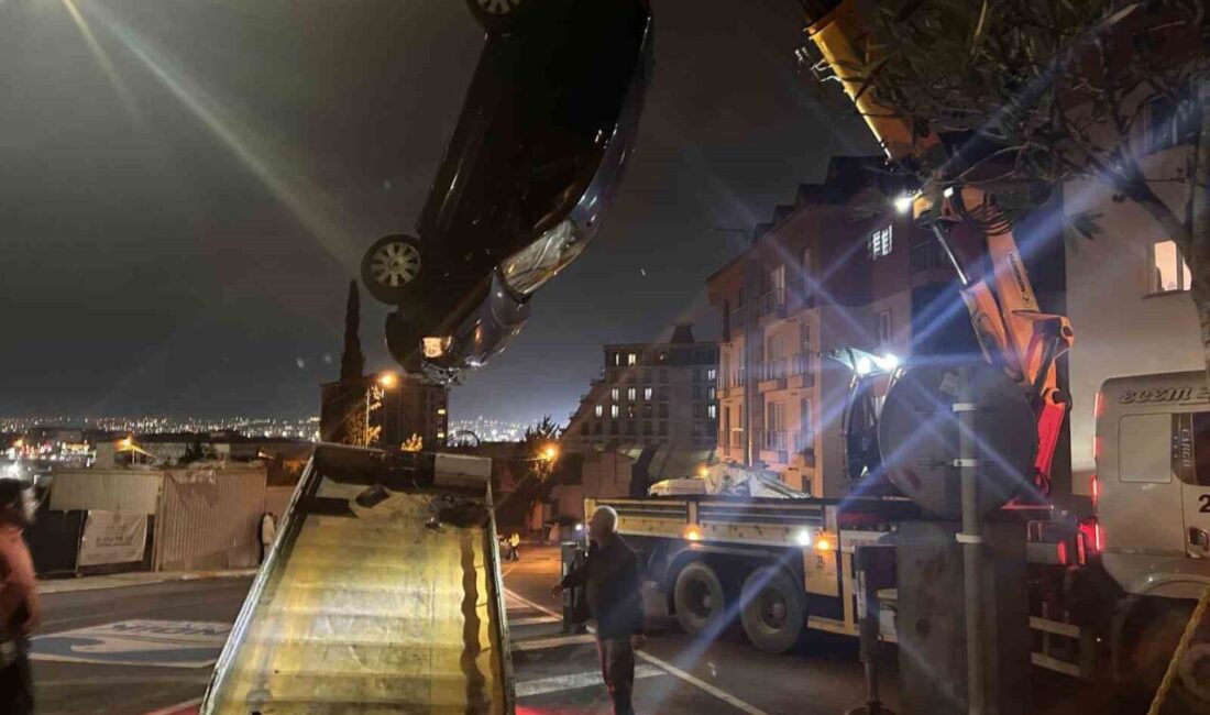 Pendik’te kontrolden çıkan otomobilin istinat duvarından apartman bahçesine düştüğü kazada