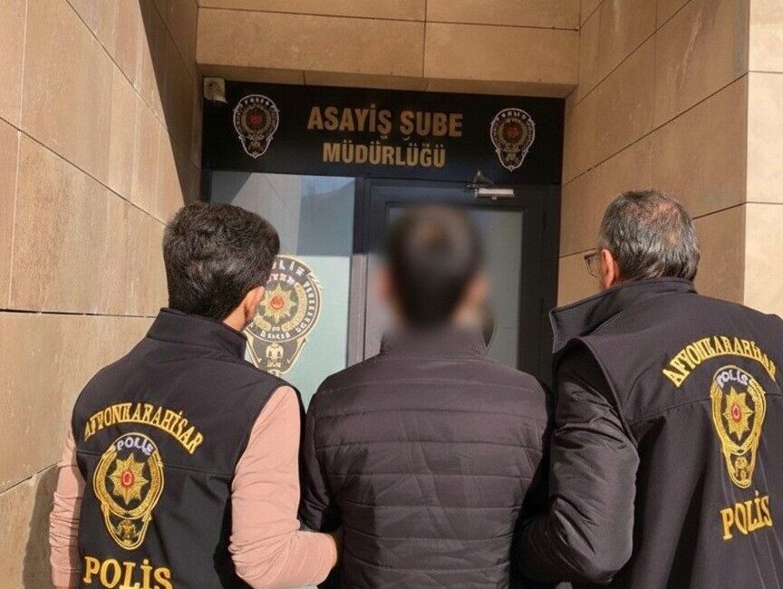 Afyonkarahisar’da 12 suç kaydı bulunan ve 9 yıl hapis cezası