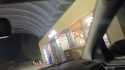 Çanakkale’nin Ezine ilçesinde sosyal medyada polislere hakaret içerikli paylaşımları nedeniyle