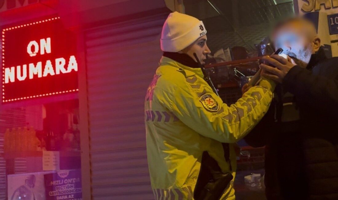 Tekirdağ Çorlu’da çevirmeye giren alkollü sürücünün uyanıklığı polise sökmedi. Alkolmetreyi