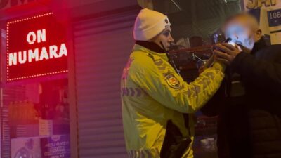 Tekirdağ Çorlu’da çevirmeye giren alkollü sürücünün uyanıklığı polise sökmedi. Alkolmetreyi