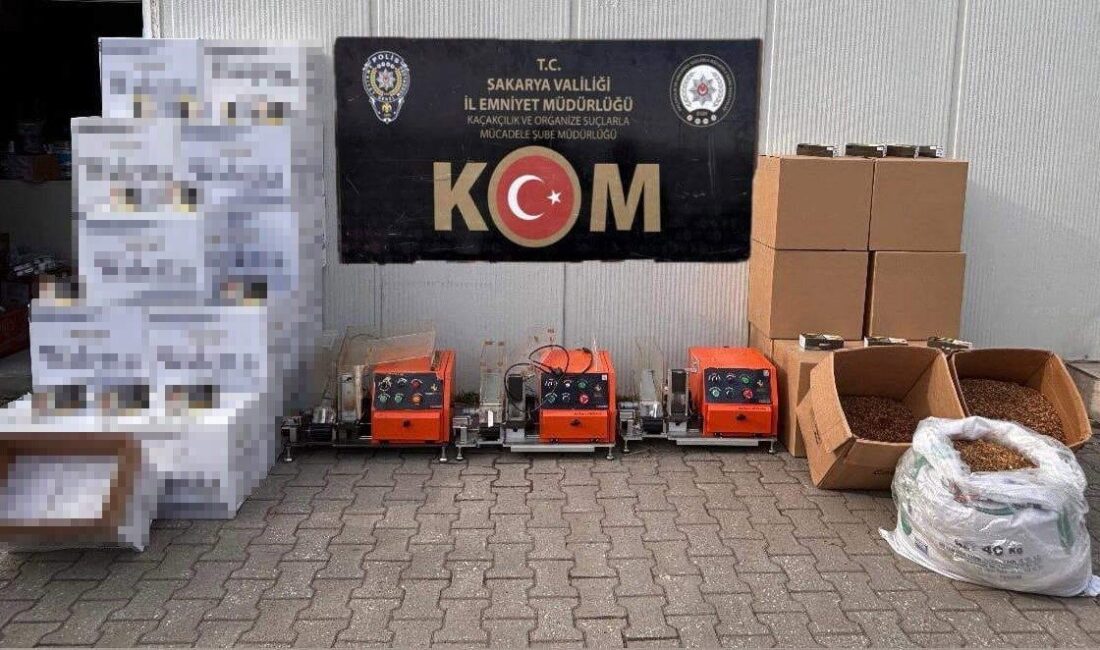 Sakarya’nın Erenler ile Arifiye ilçesinde polis ekiplerine yapılan kaçakçılık ve