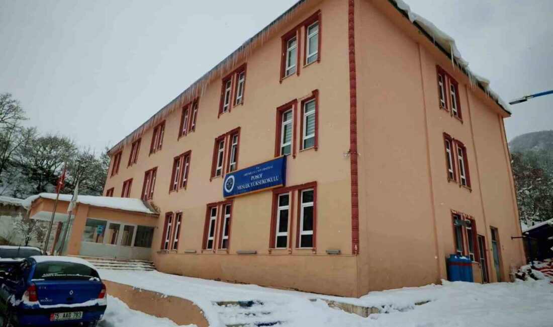 Posof MYO müdürlüğüne Öğr. Gör. Temel İbrahim Oğuzhan Gökgöz atandı.