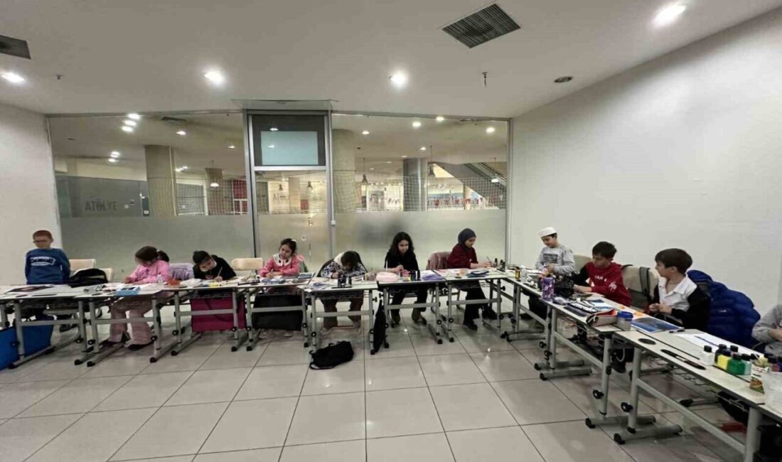 Pursaklar Belediyesi, çocukların sanatsal yeteneklerini geliştirmek ve hayal güçlerini desteklemek