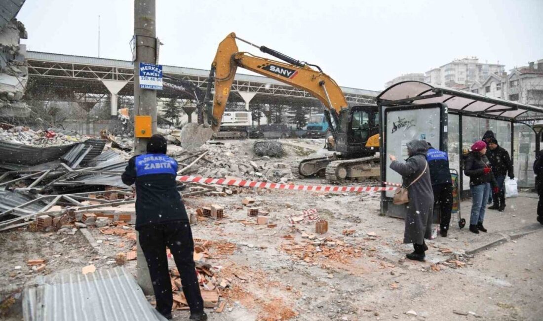 Pursaklar Belediyesi Zabıta Müdürlüğü ekipleri, ilçe genelinde denetimlerini aralıksız sürdürüyor.