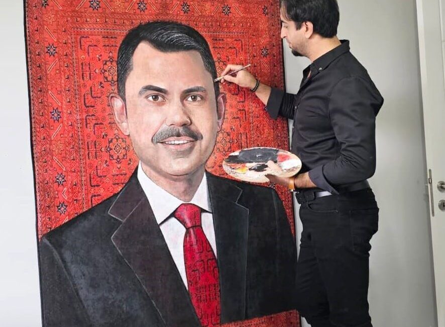 Sakarya’nın Karasu ilçesinde ikamet eden ressam Uğur Aydın, eşi Sibel