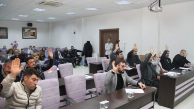 Kula Belediyesi’nin 2026 yılının ilk meclis toplantısı, ’ret’ oylarının ağırlıkta