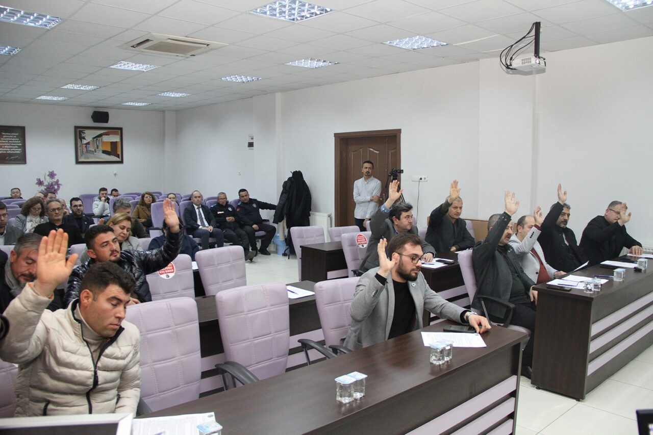 Kula Belediyesi’nin 2026 yılının ilk meclis toplantısı, ’ret’ oylarının ağırlıkta